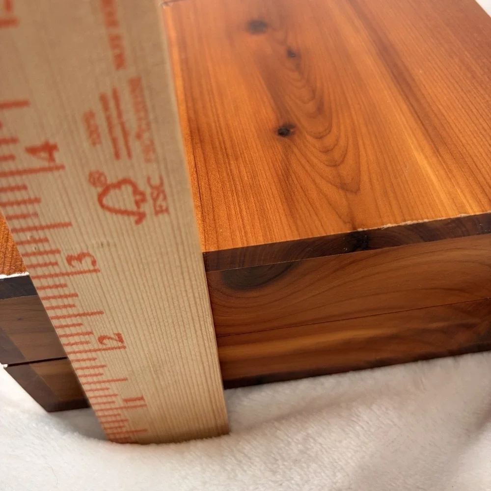 Vintage 1976‎ Memorial Protestant Edition Holy Bible In Cedar Wood Box USA Read